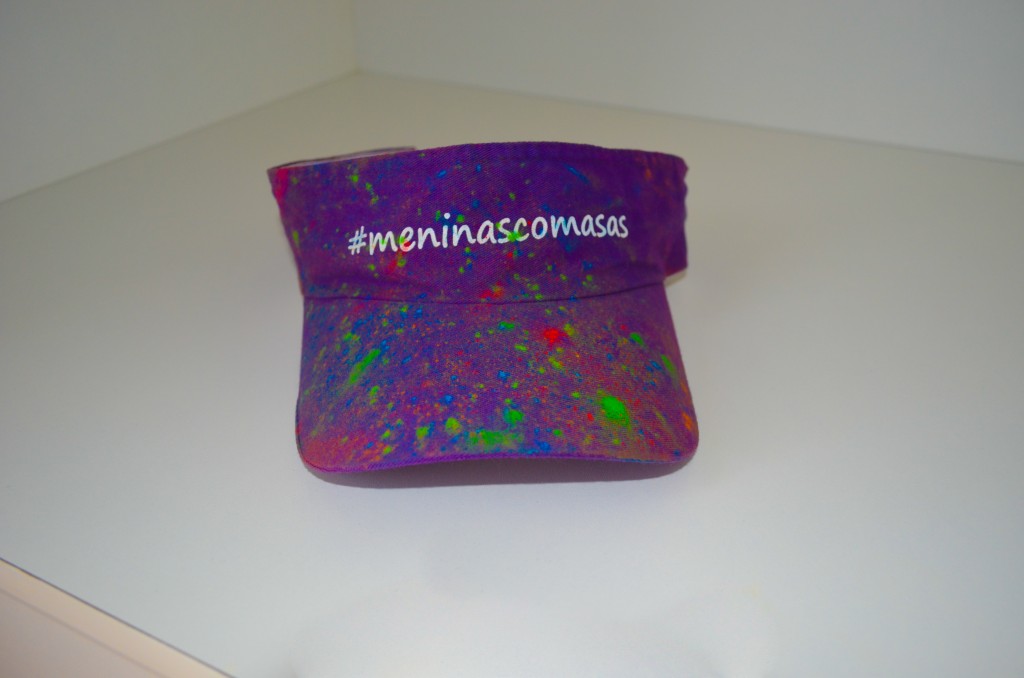 Minha viseira ficou parecendo uma obra de arte!